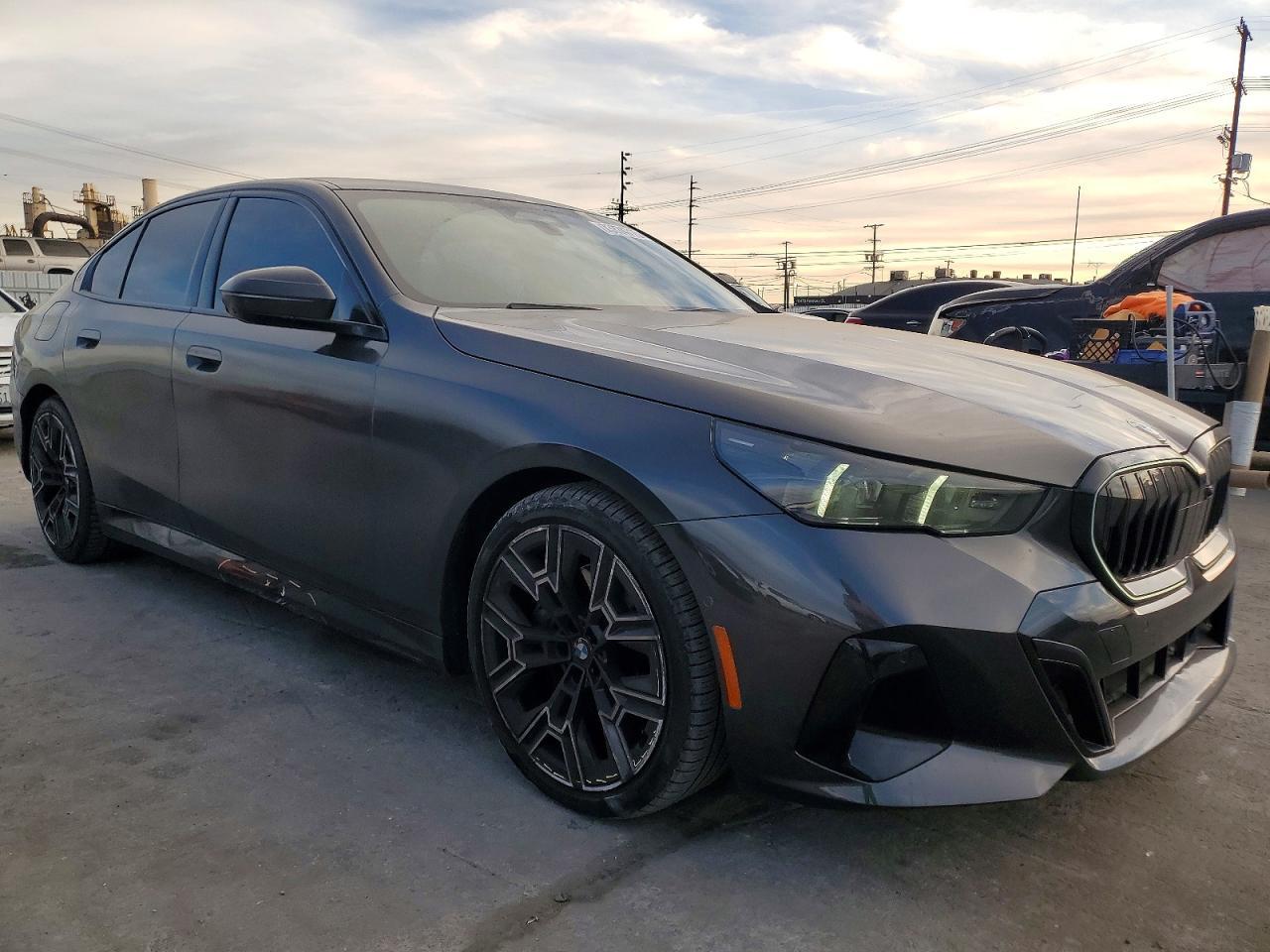 2024 BMW 530I - Фото 4