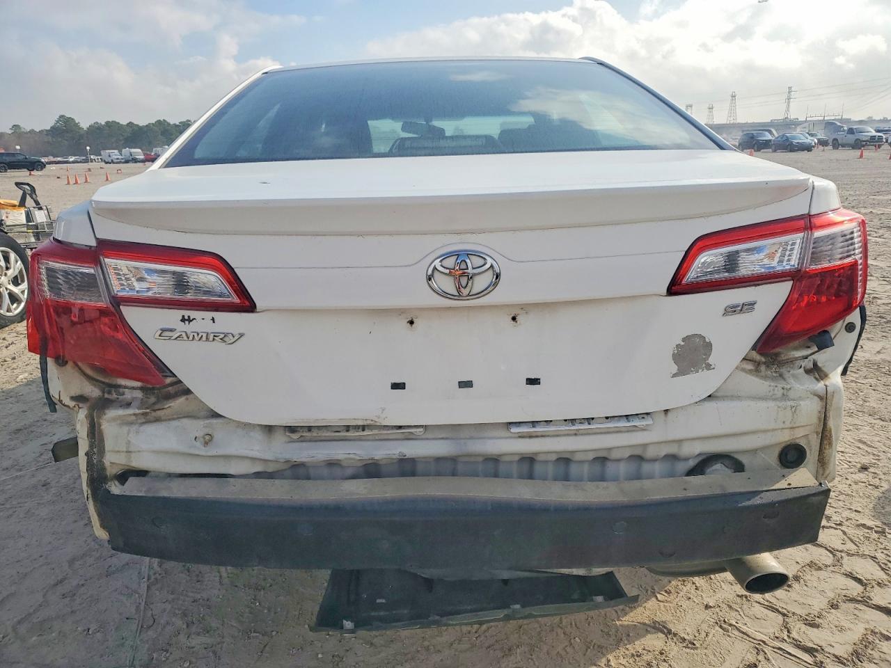 2014 Toyota Camry 4D 2Wd - Image 6