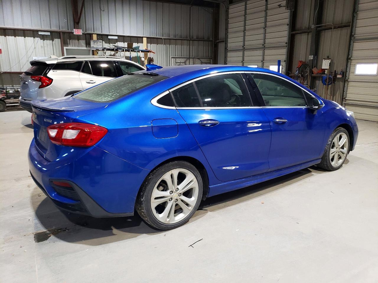 2016 Chevrolet Cruze Premier - Фото 3
