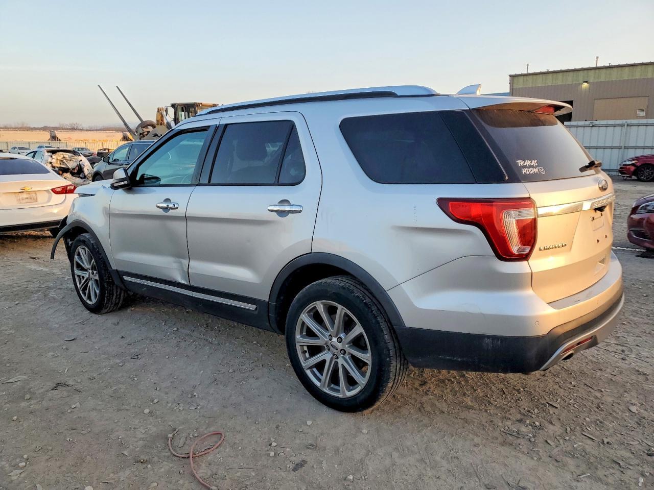 2016 Ford Explorer Limited - Image 2