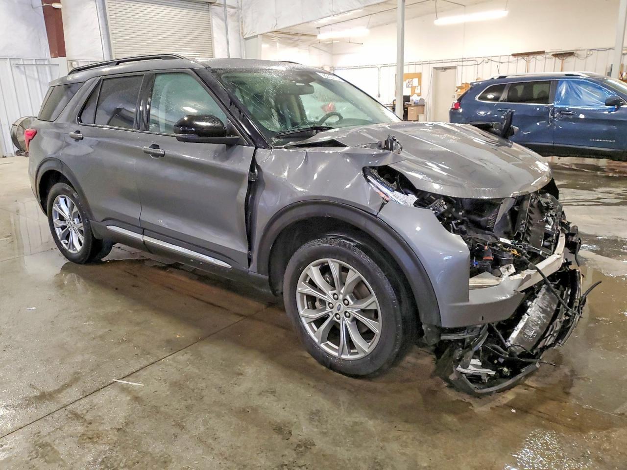 2023 Ford Explorer Xlt - Image 4