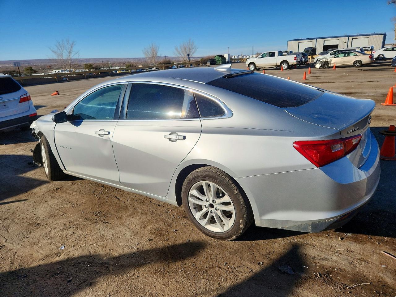 2018 Chevrolet Malibu Lt - Image 2