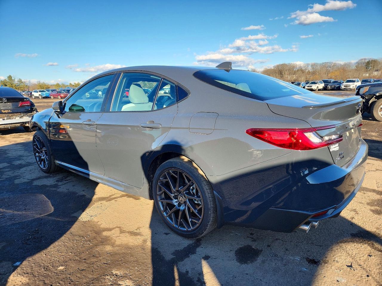 2026 Toyota Camry Se - Фото 2