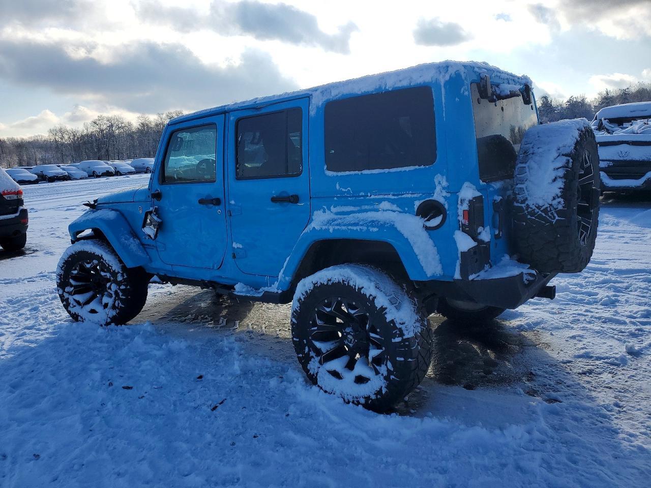 2017 Jeep Wrangler Unlimited Sahara - Фото 2