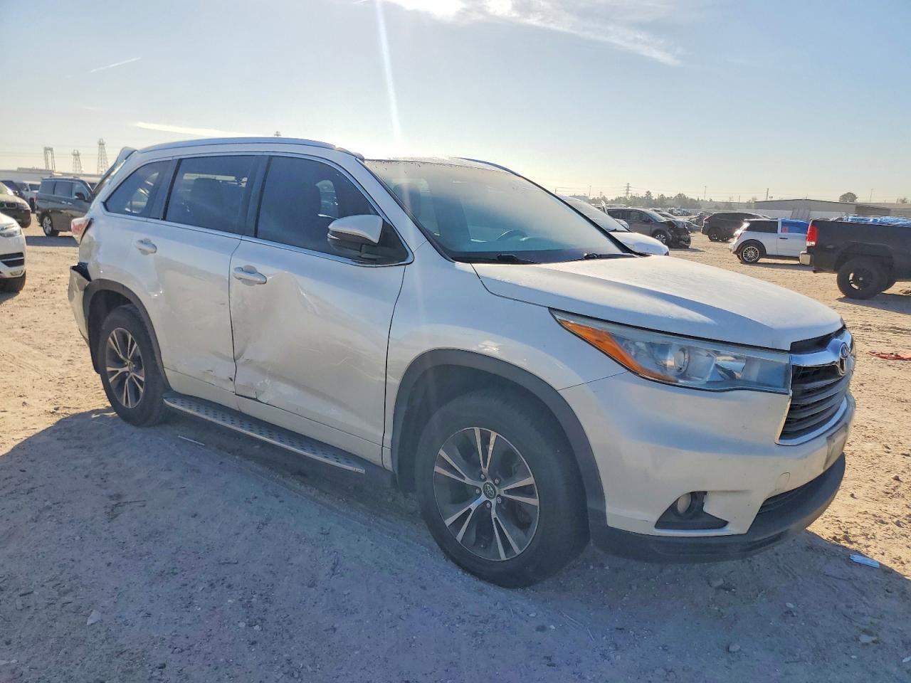 2016 Toyota Highlander Xle - Фото 4