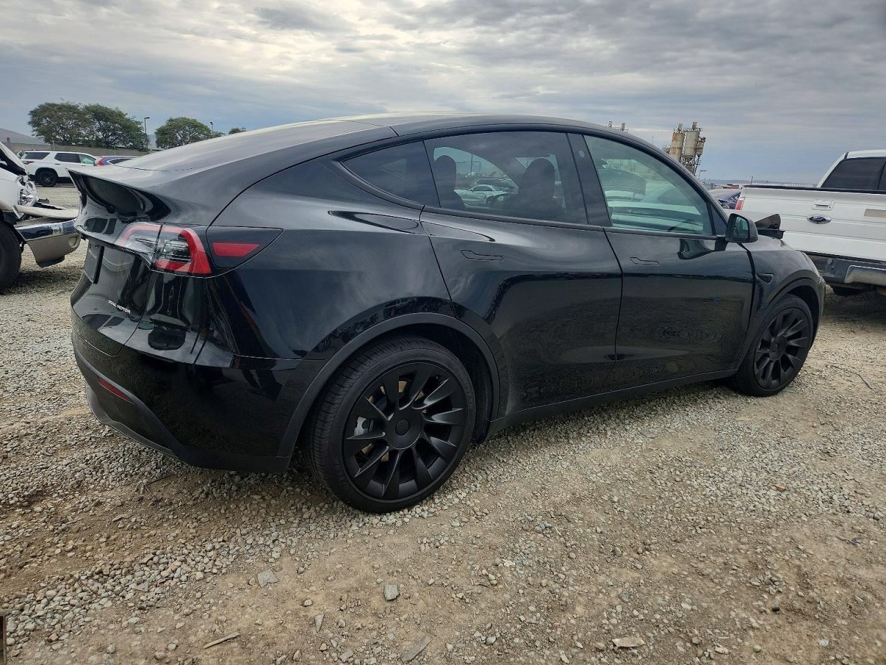 2023 Tesla Model Y - Фото 3