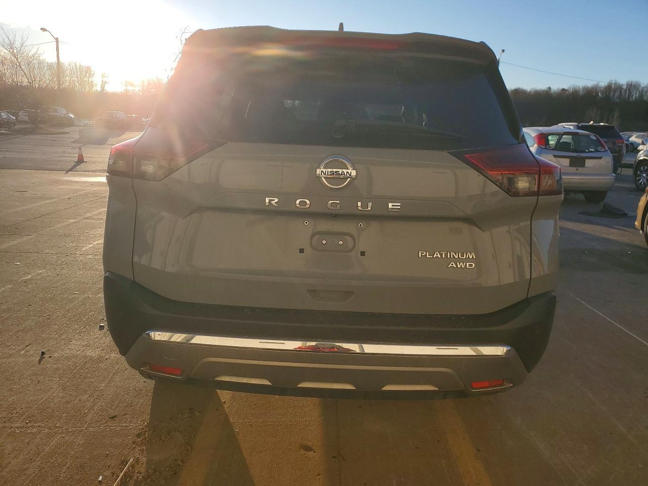 2021 Nissan Rogue Platinum - Фото 6