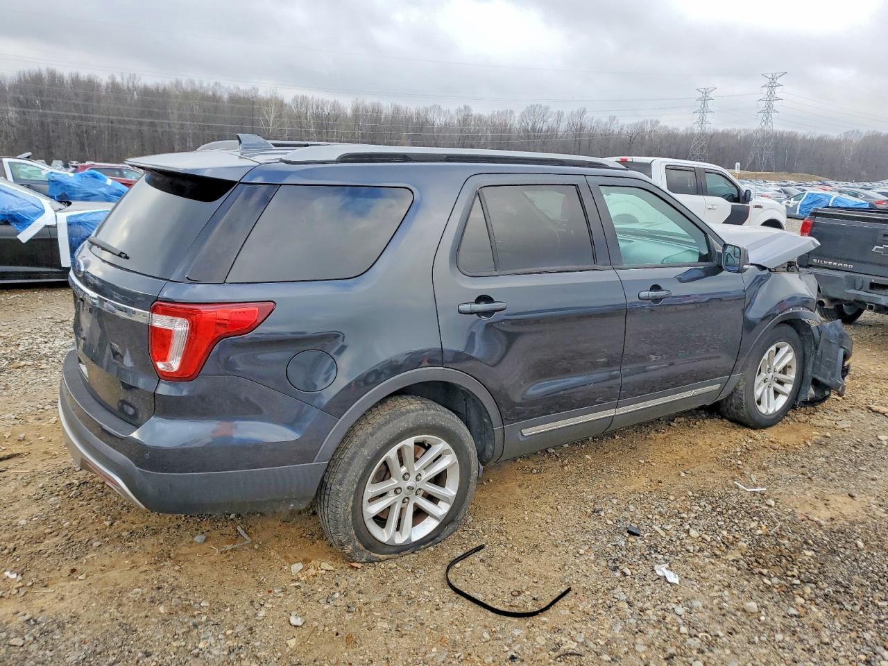 2017 Ford Explorer Xlt - Фото 3