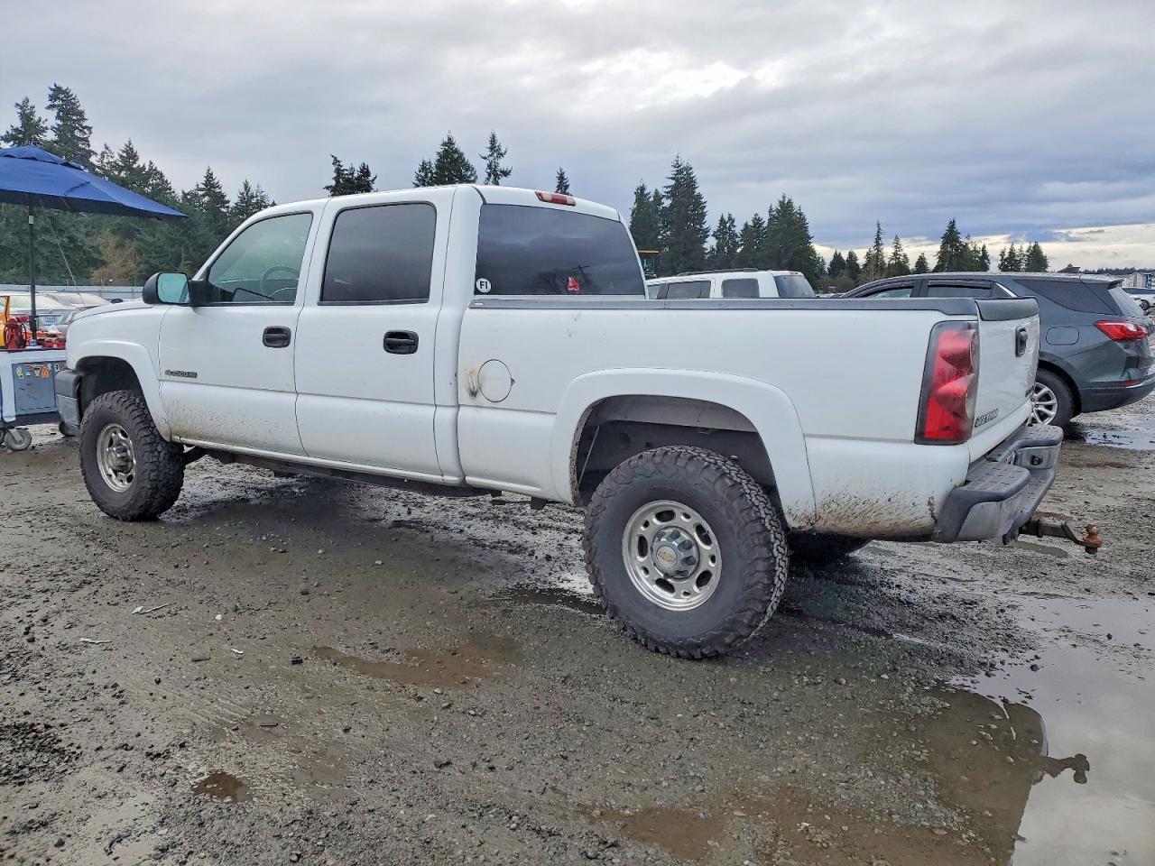 2005 Chevrolet Silverado K2500 Heavy Duty - Image 2
