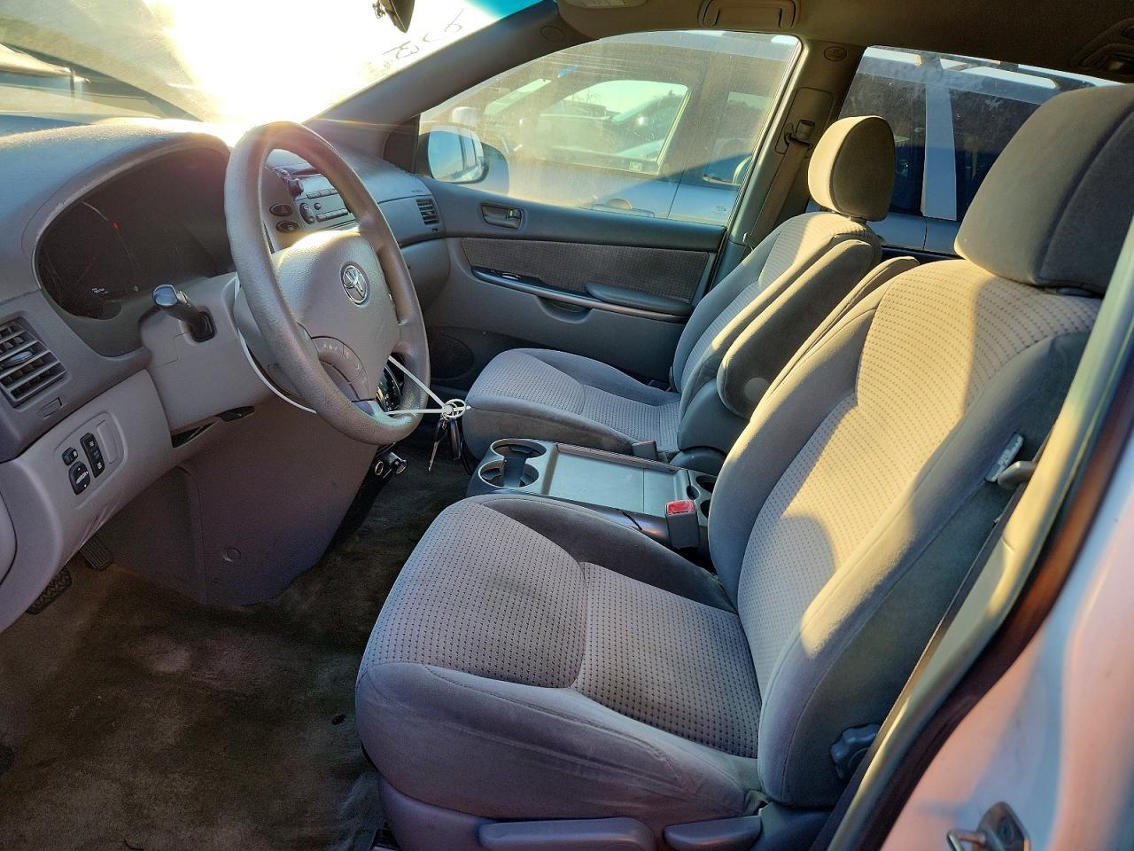 2006 Toyota Sienna Le 8 Passenger - Image 7