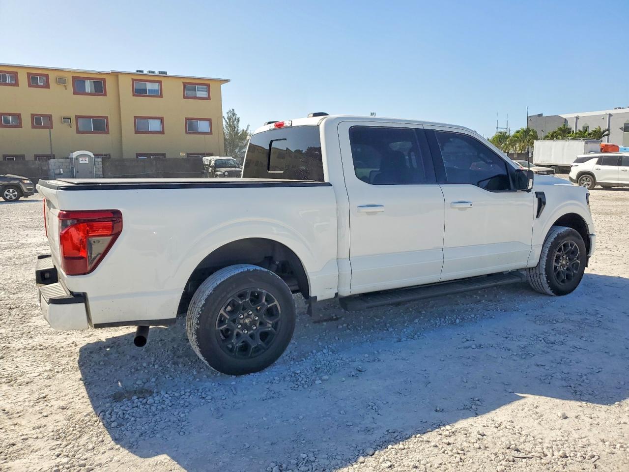 2024 Ford F150 Xlt - Фото 3
