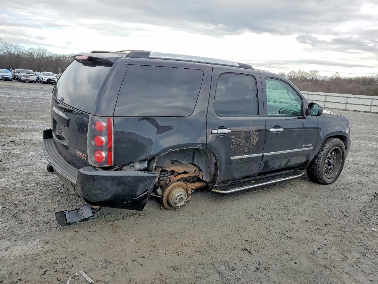 2010 GMC Yukon Denali - Фото 3