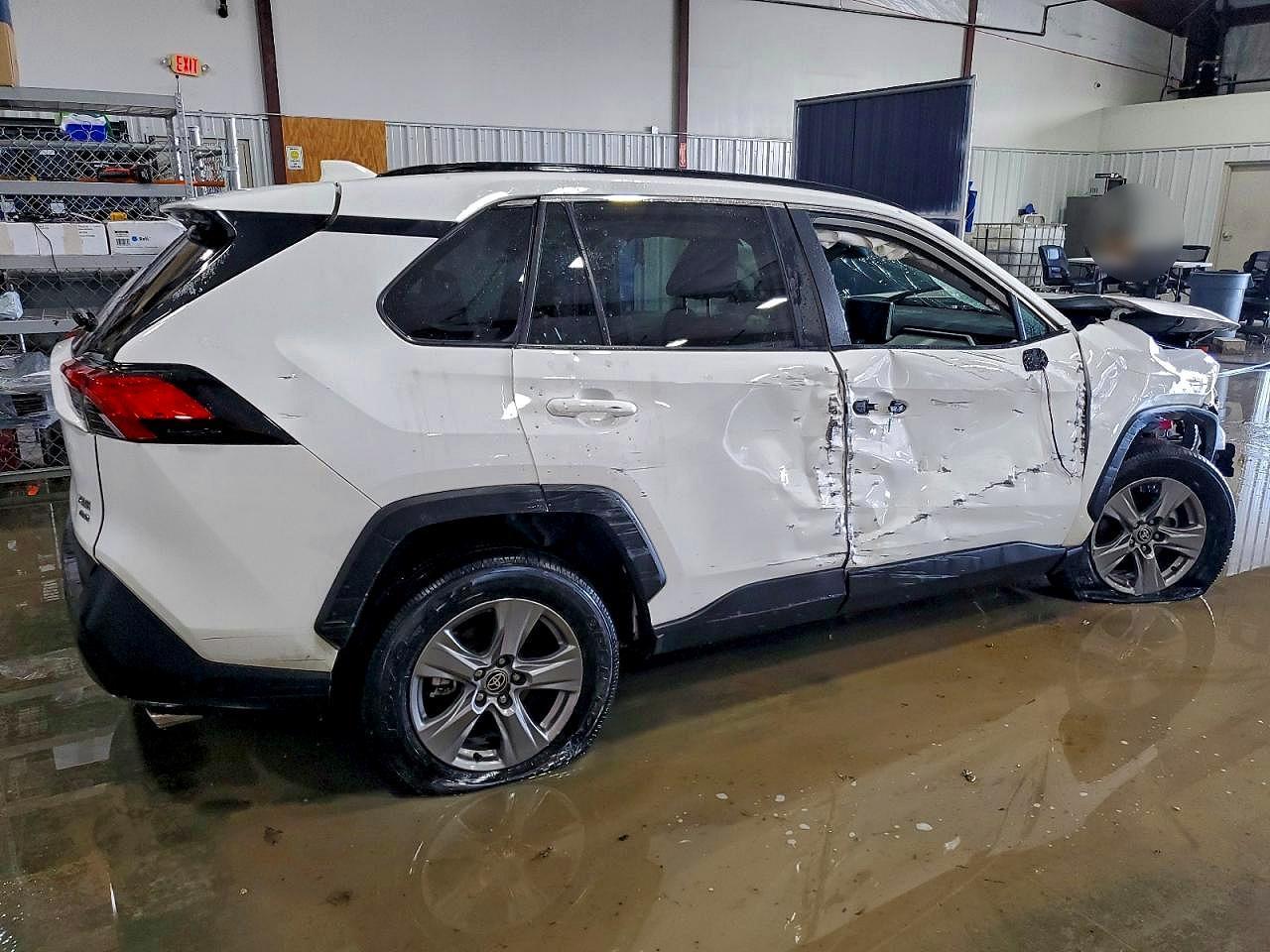 2024 Toyota Rav4 - Фото 3