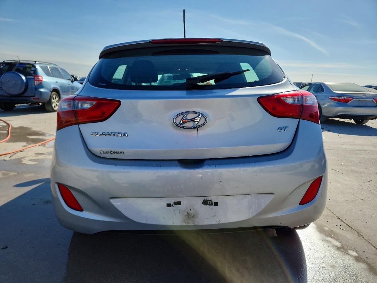2017 Hyundai Elantra Gt Base - Image 6