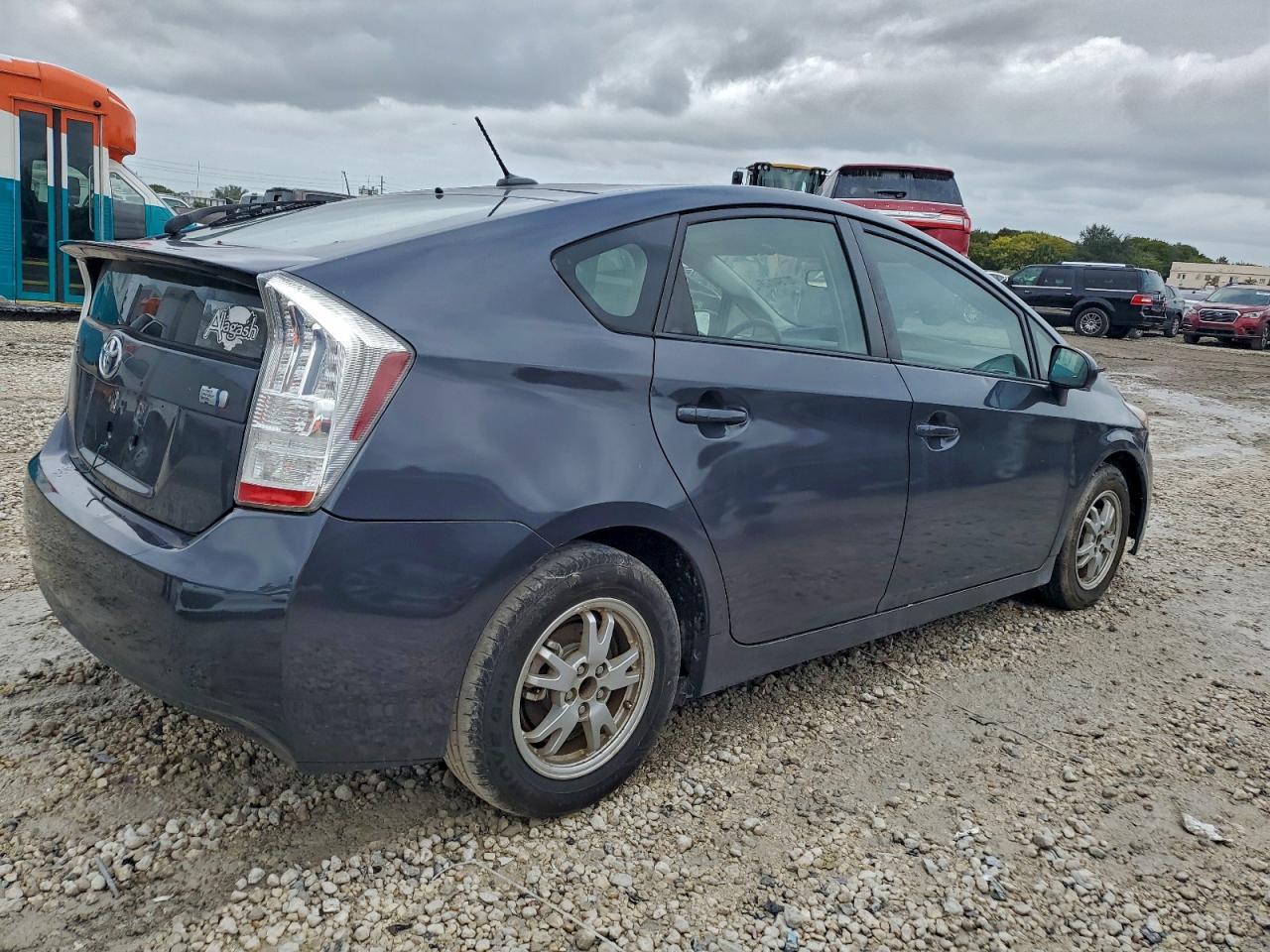 2011 Toyota Prius - Фото 3
