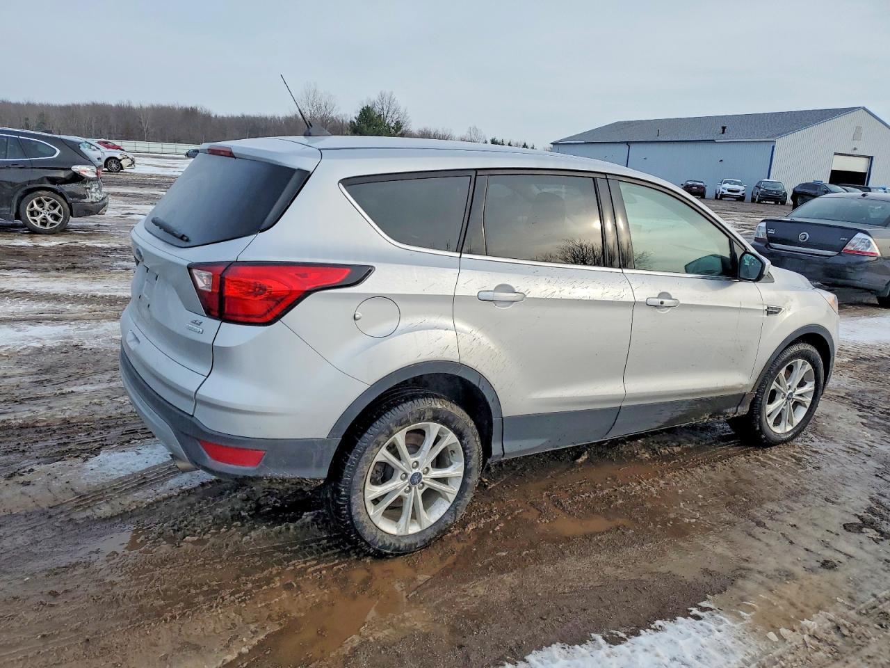 2019 Ford Escape Se - Фото 3