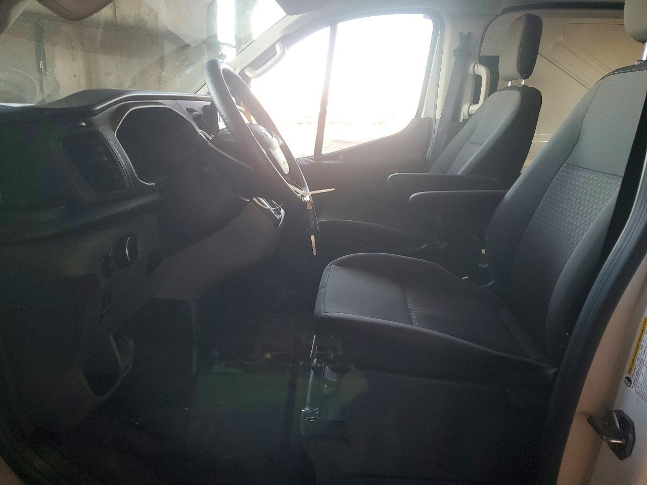 2023 Ford Transit 150 Delivery Van - Фото 7