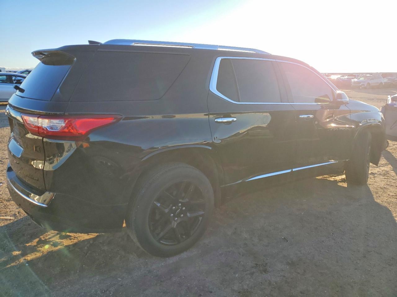 2020 Chevrolet Traverse Premier - Фото 3