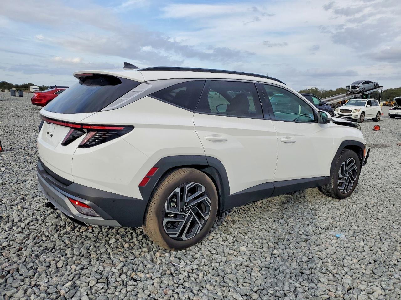 2025 Hyundai Tucson Limited - Image 3