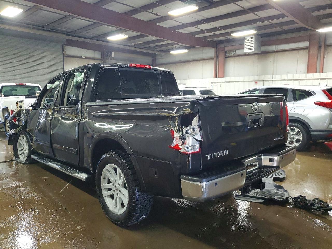 2015 Nissan Titan S - Фото 2
