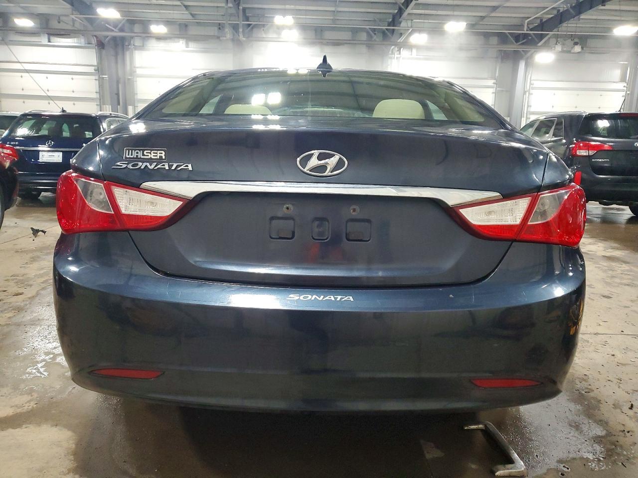 2012 Hyundai Sonata Gls - Image 6
