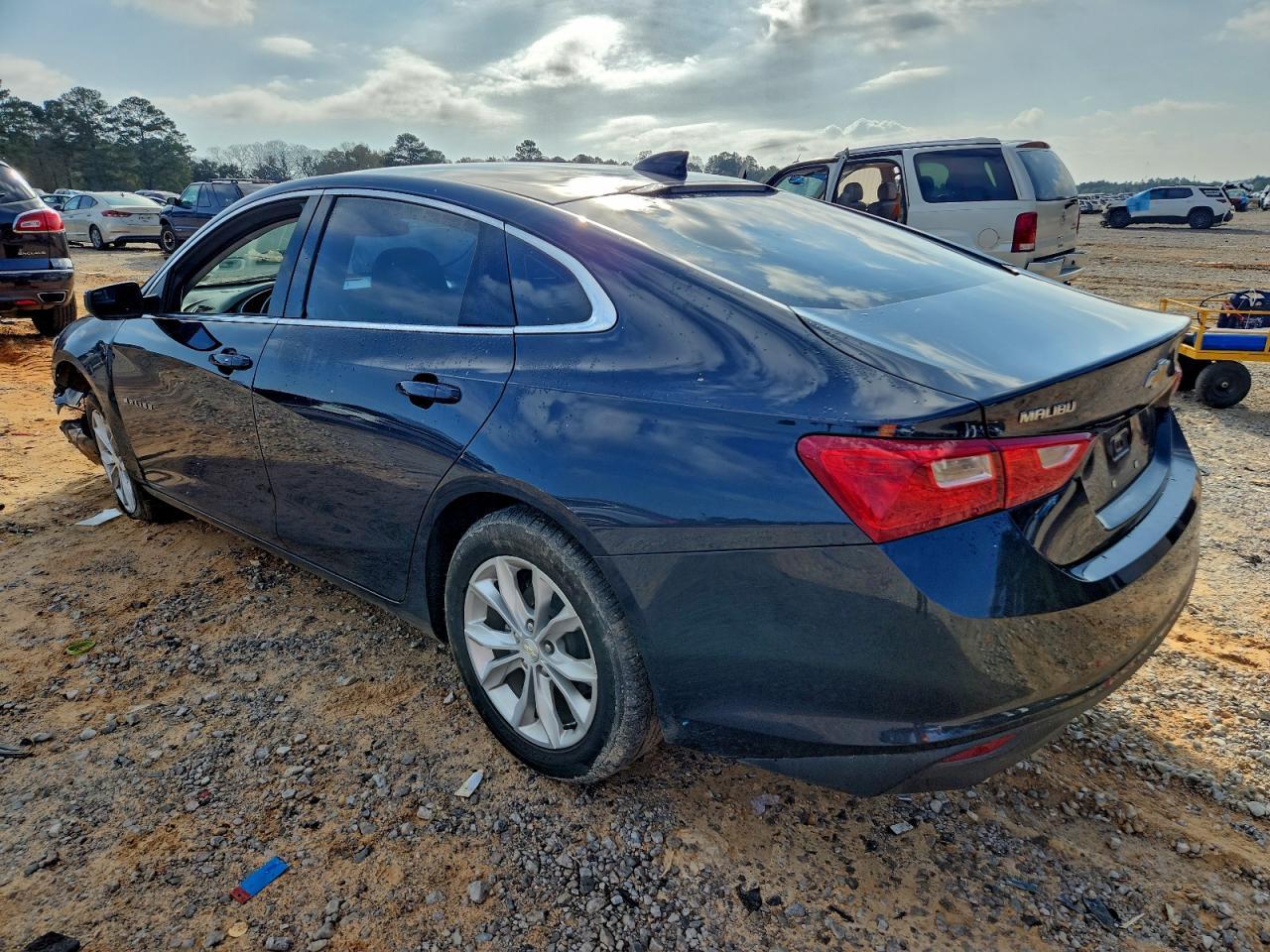 2023 Chevrolet Malibu Lt - Фото 2