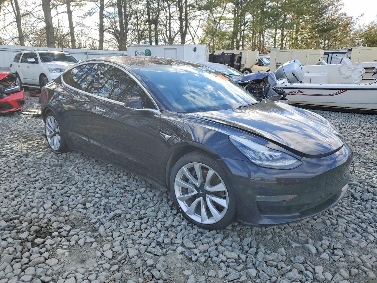 2018 Tesla Model 3 - Фото 4