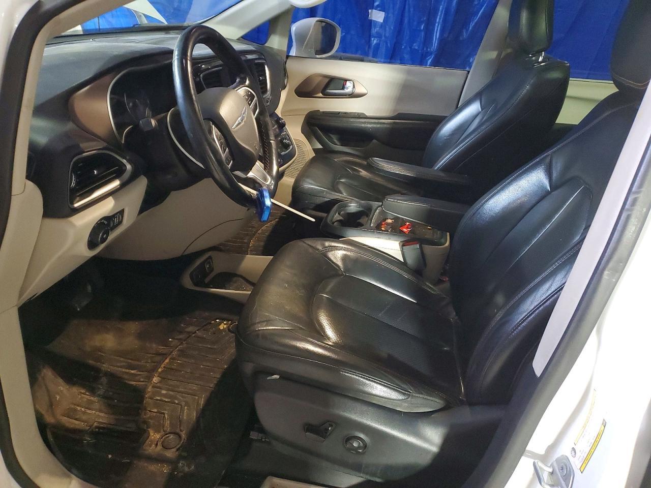 2019 Chrysler Pacifica Touring L - Image 7