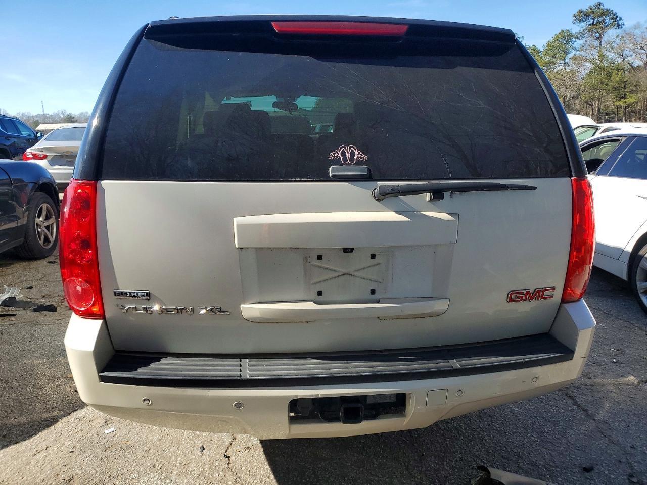 2008 GMC Yukon Xl K1500 - Image 6