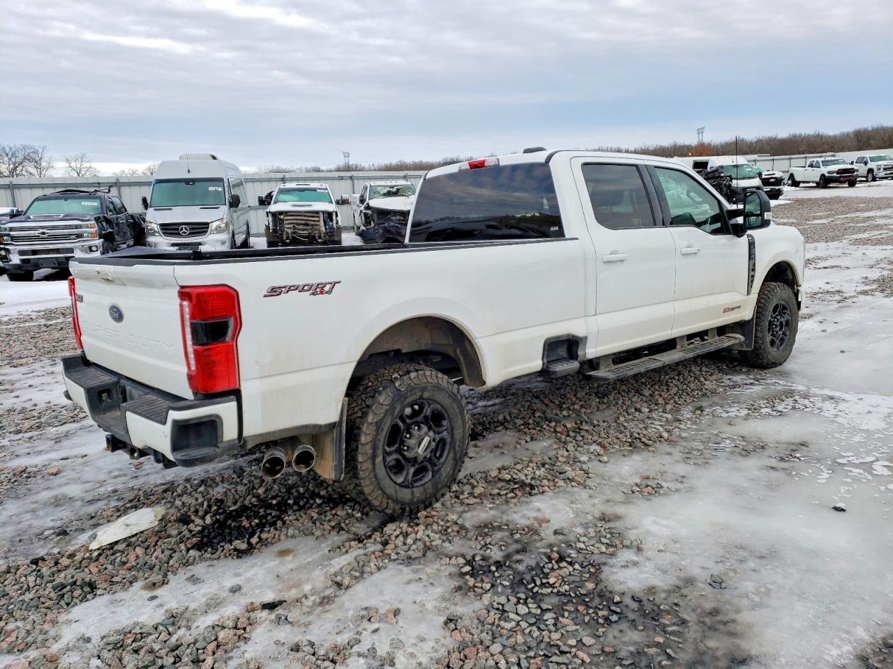 2024 Ford F250 Super Duty - Фото 3