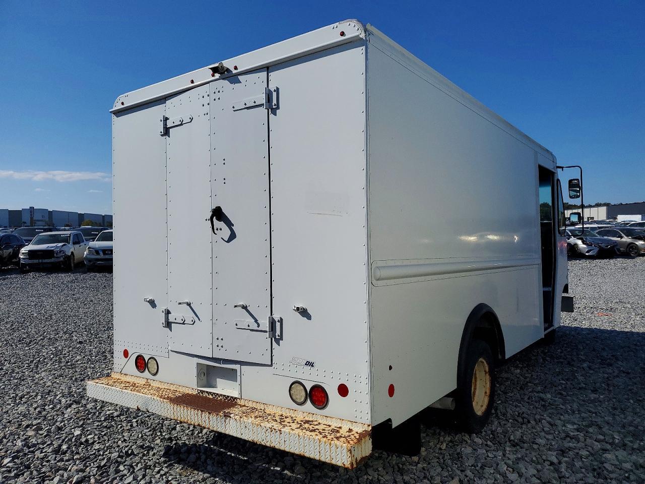 2016 Ford Econoline E350 Super Duty Stripped Chassis - Фото 3