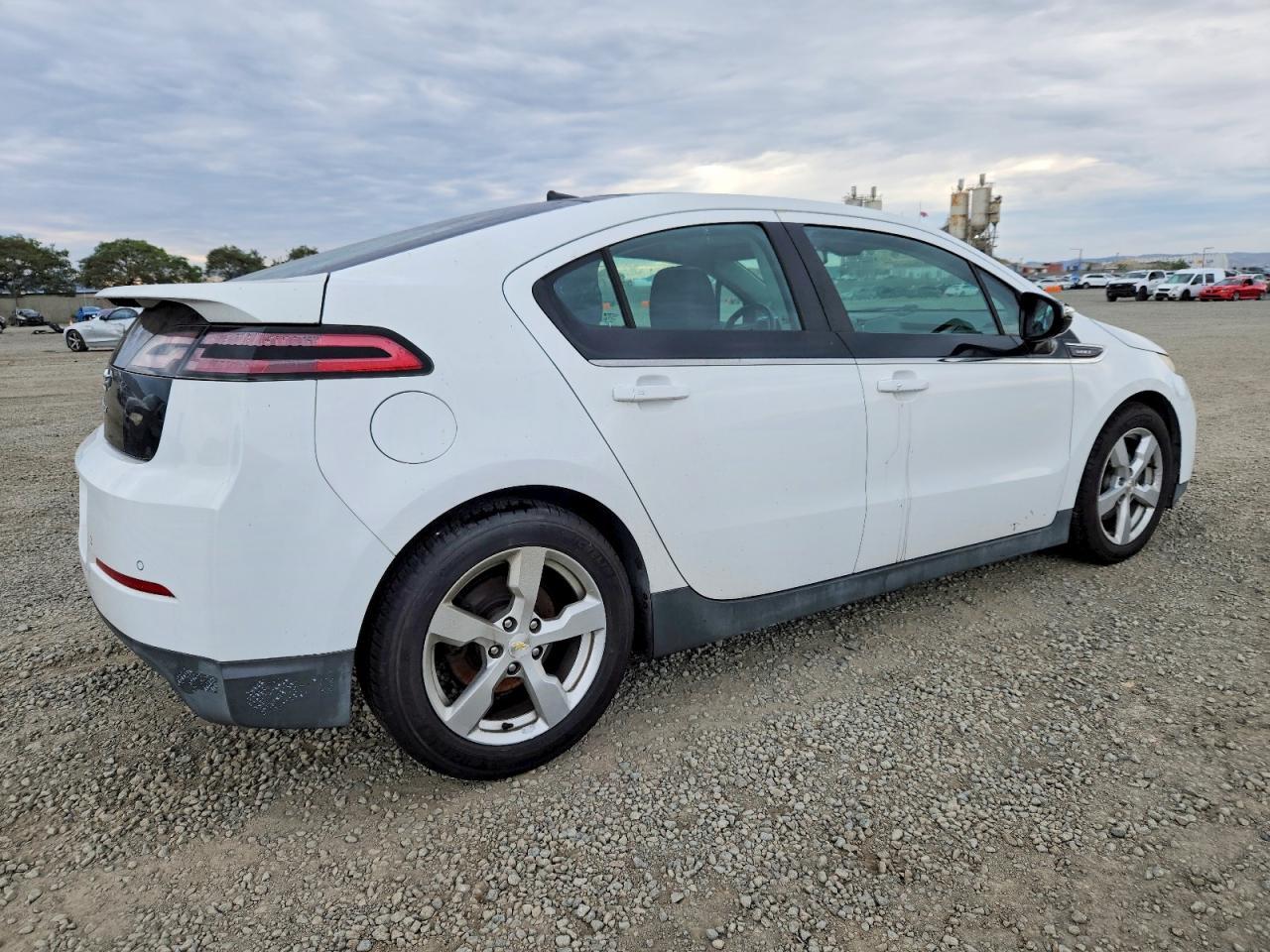2012 Chevrolet Volt - Image 3