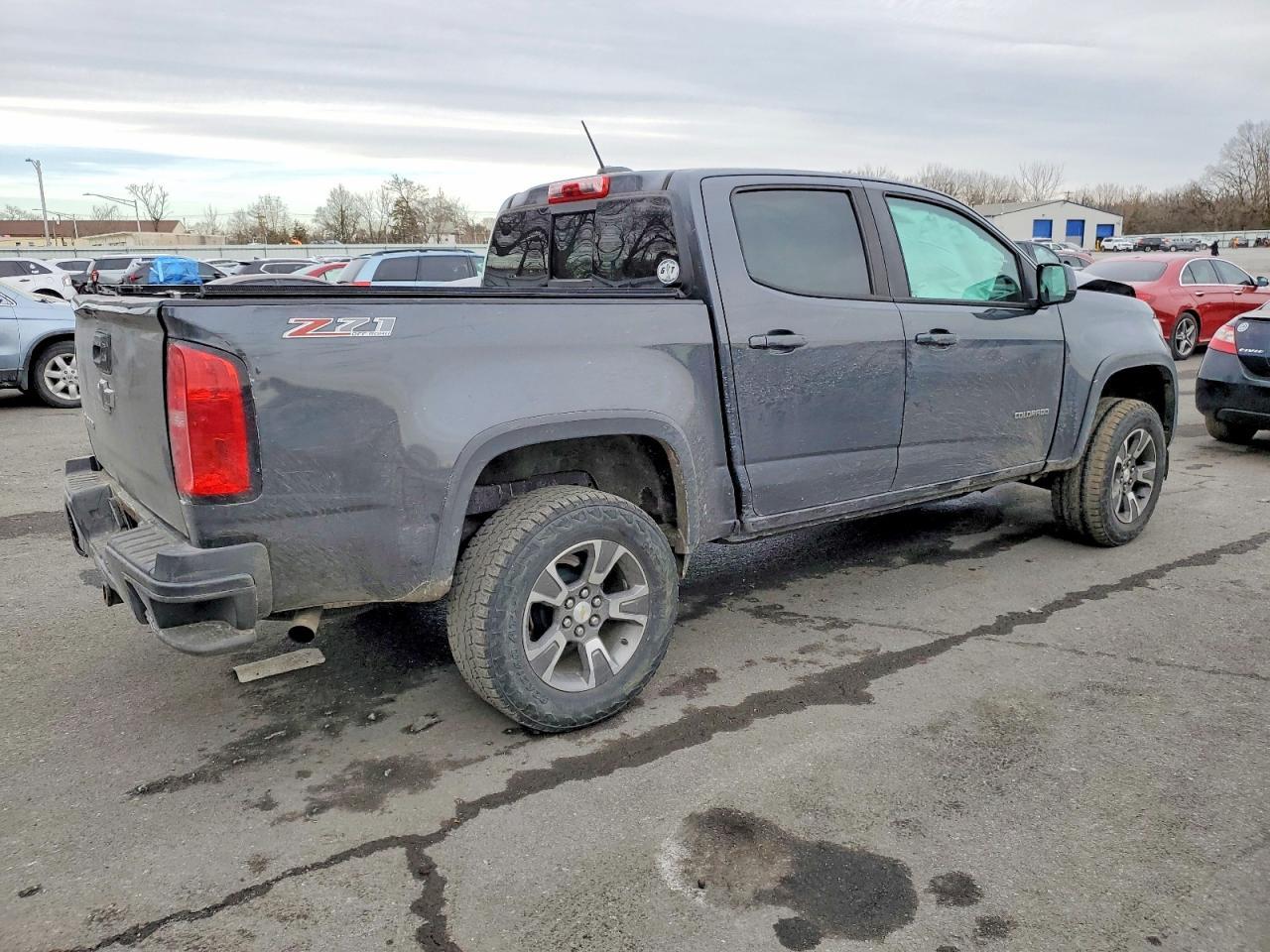 2017 Chevrolet Colorado Z71 - Image 3