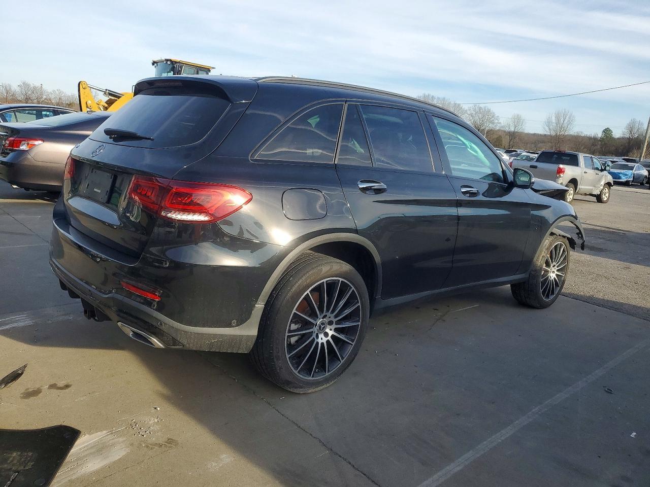 2022 Mercedes-Benz Glc 300 - Фото 3