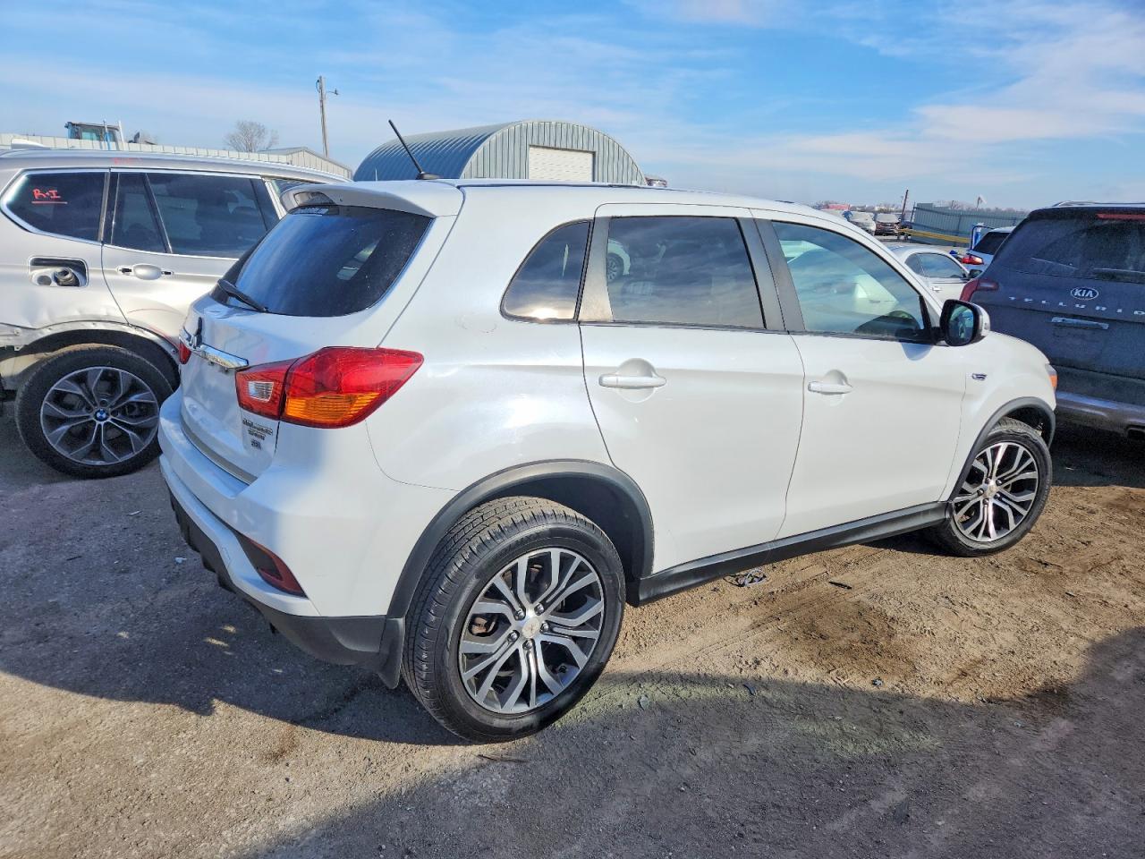 2018 Mitsubishi Outlander Sport Es - Image 3