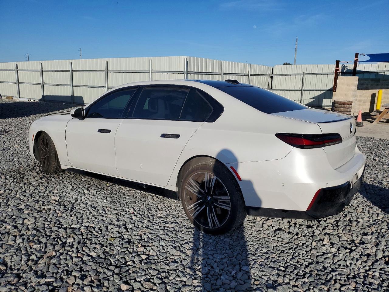 2023 BMW 740 I - Фото 2