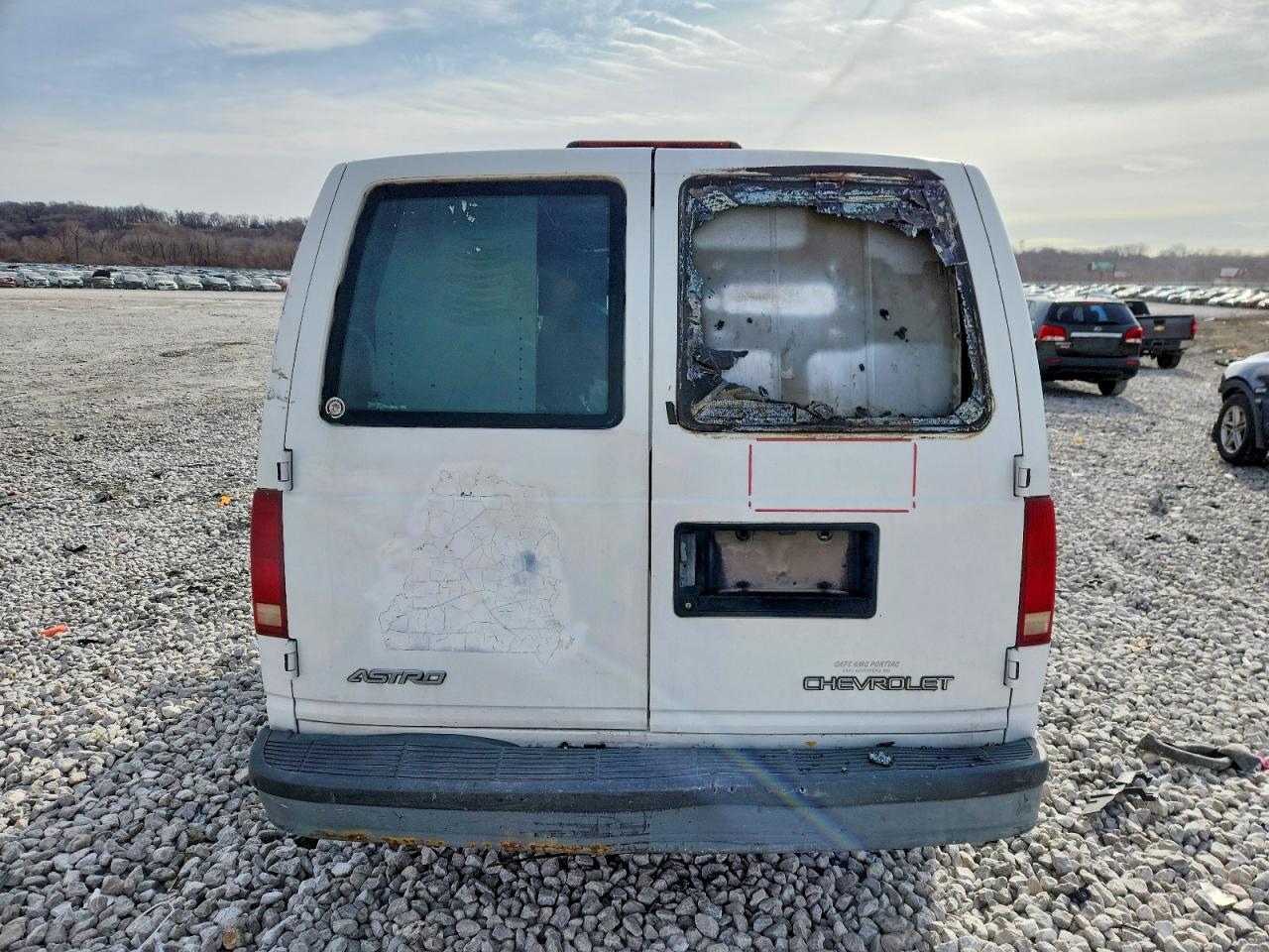 2001 Chevrolet Astro - Image 6