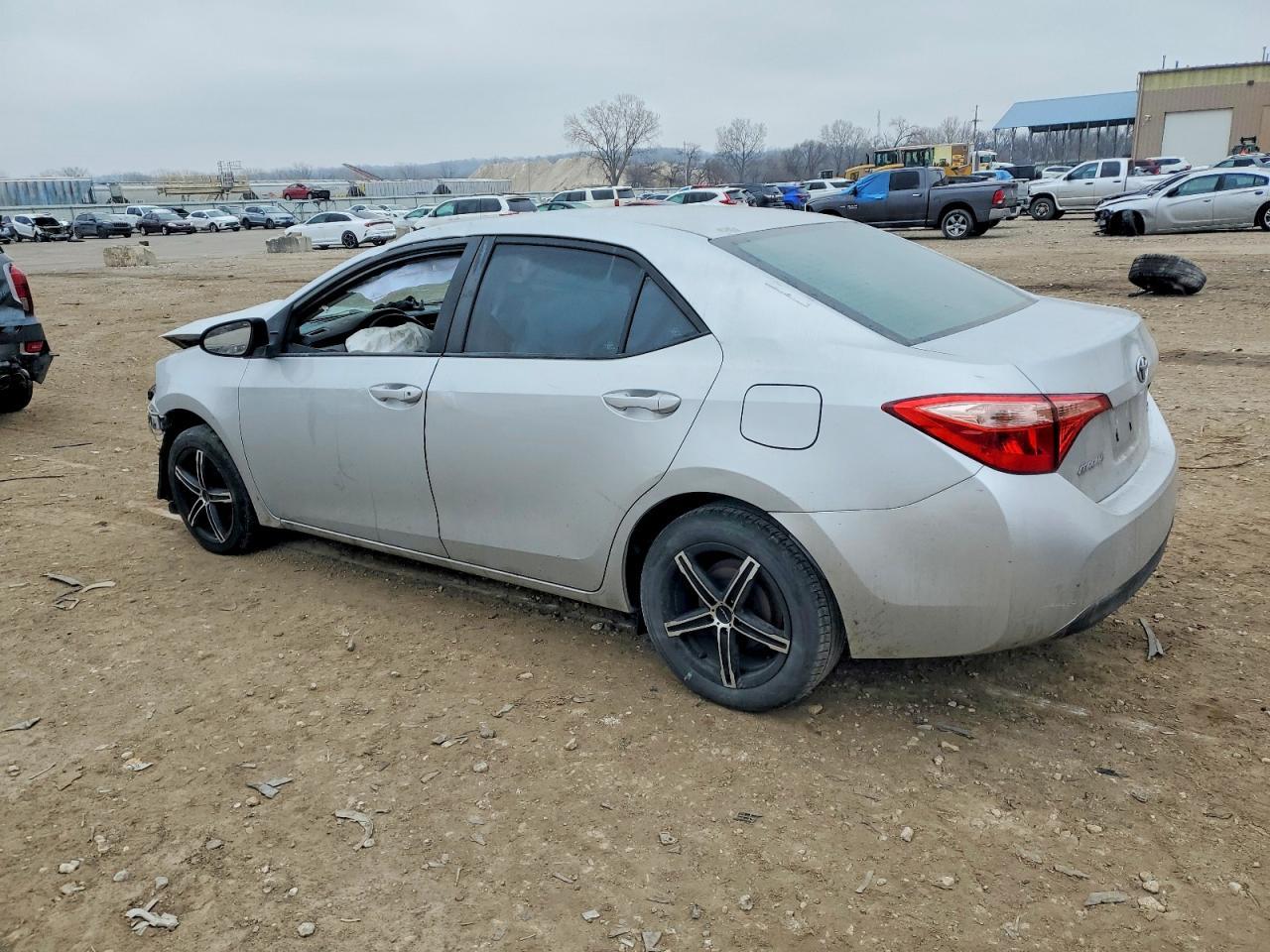 2018 Toyota Corolla L - Фото 2