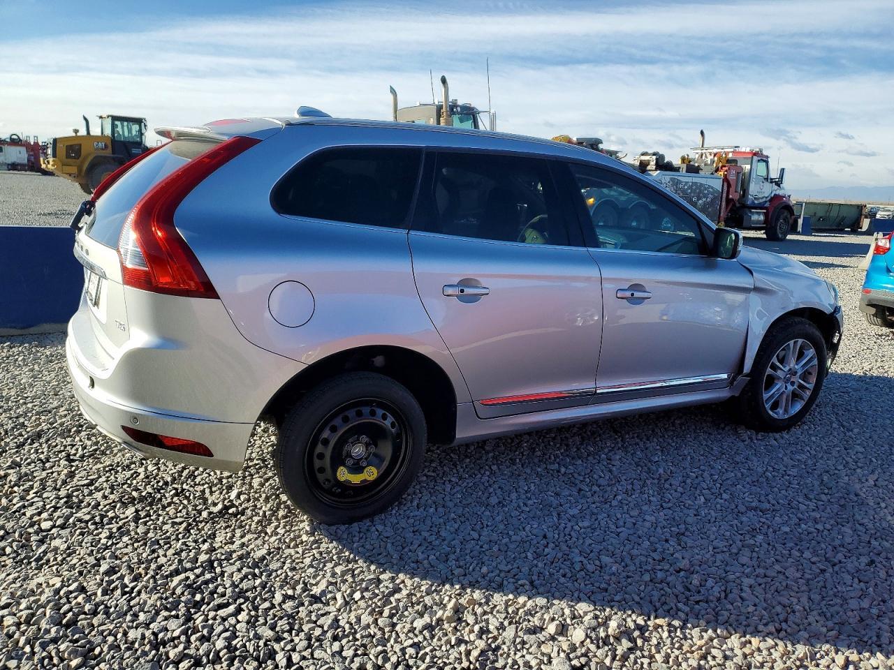 2016 Volvo Xc60 T5 Platinum - Image 3
