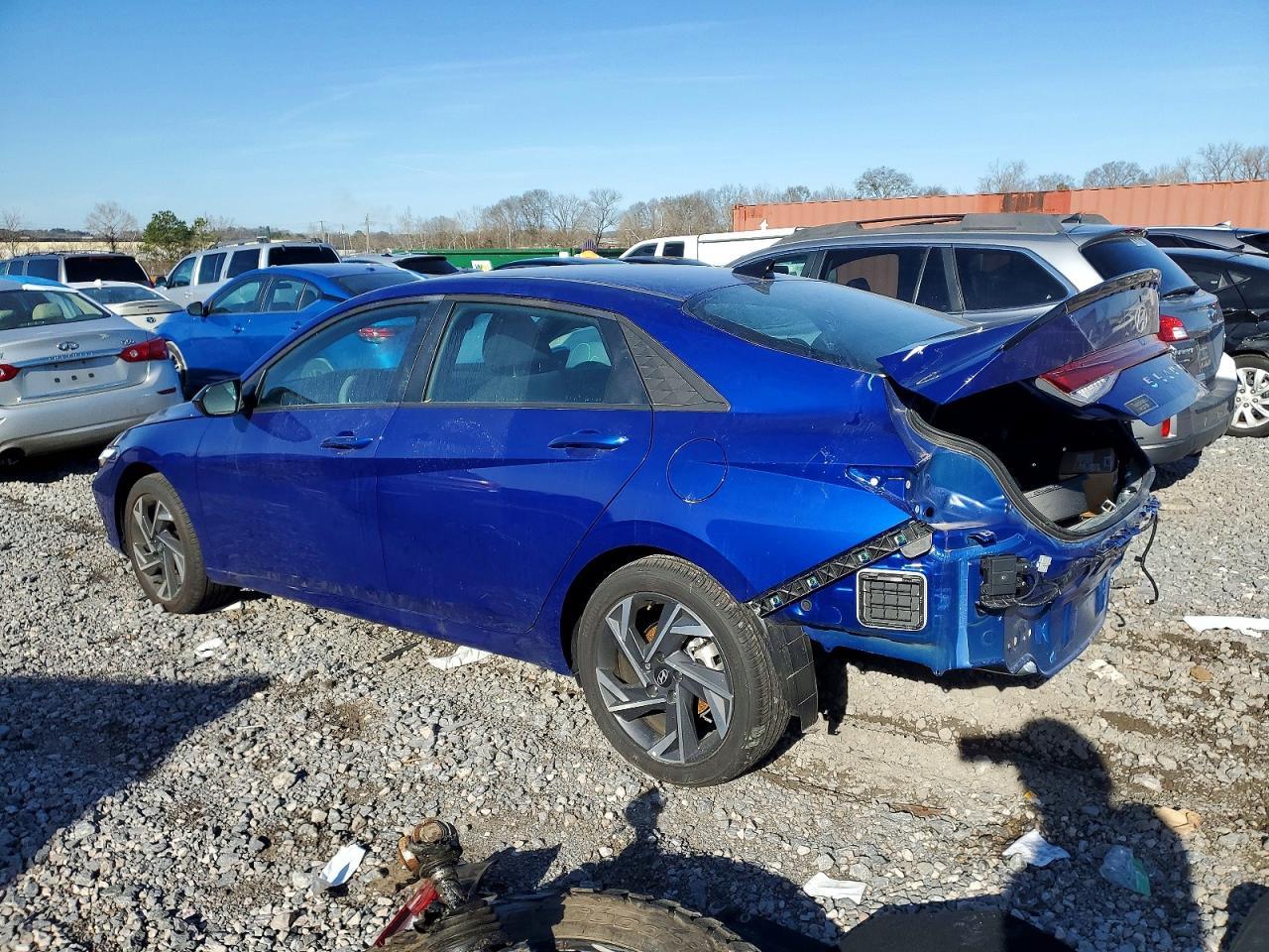 2025 Hyundai Elantra Sel Sport - Image 2