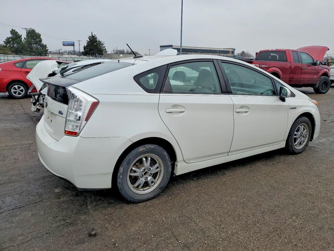 2010 Toyota Prius - Фото 3