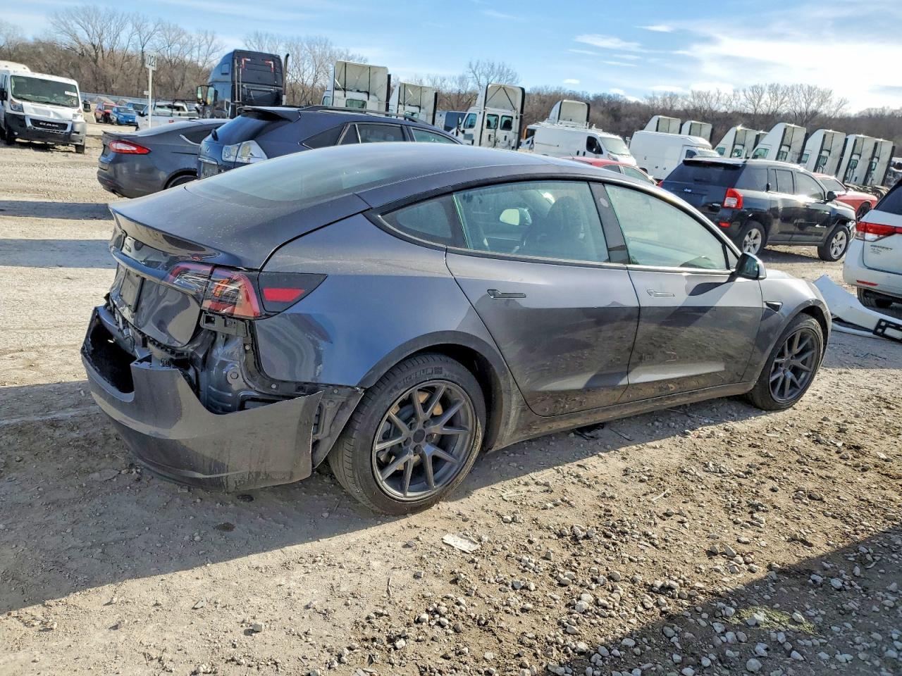 2023 Tesla Model 3 - Image 3
