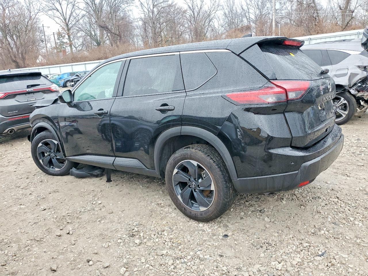2024 Nissan Rogue Sv - Image 2