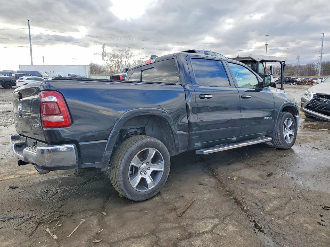 2021 Ram 1500 Laramie - Фото 3