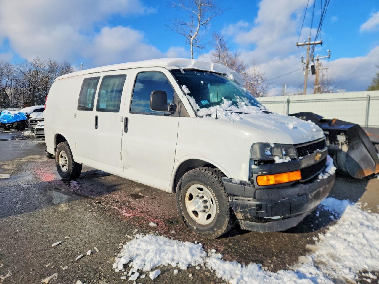 2018 Chevrolet Express 2500 Delivery Van - Image 4