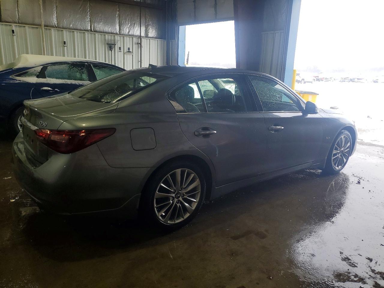 2018 Infiniti Q50 Luxe - Фото 3