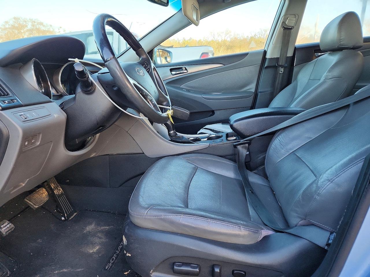 2012 Hyundai Sonata Hybrid - Image 7