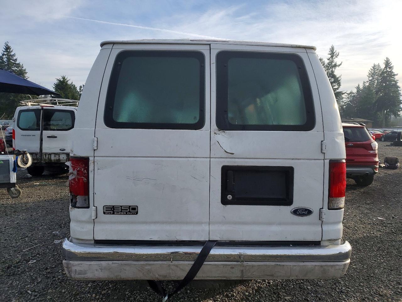 2002 Ford Econoline E350 Super Duty Wagon - Image 6