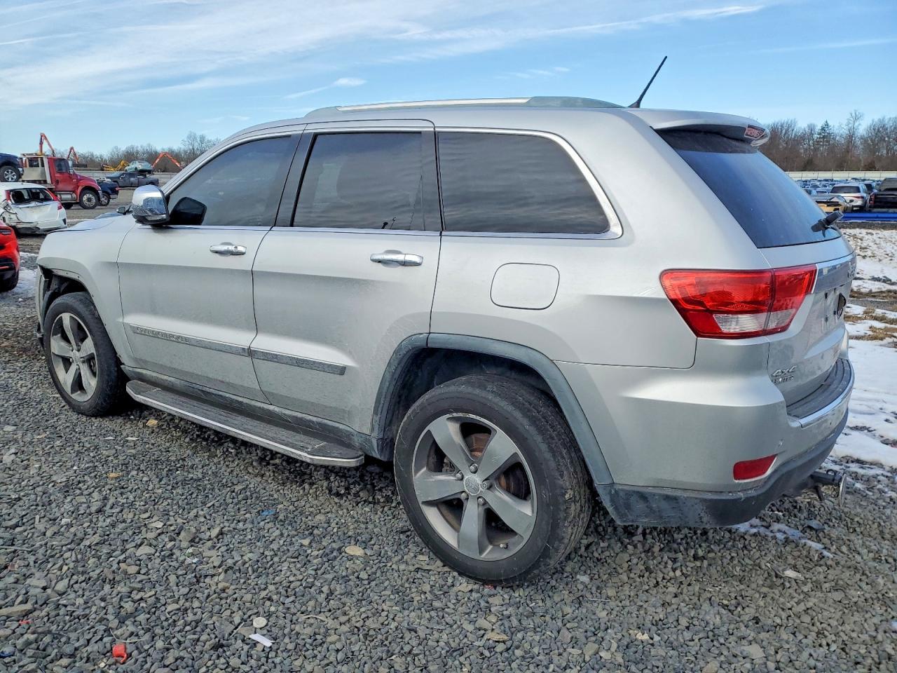 2011 Jeep Grand Cherokee Limited - Image 2