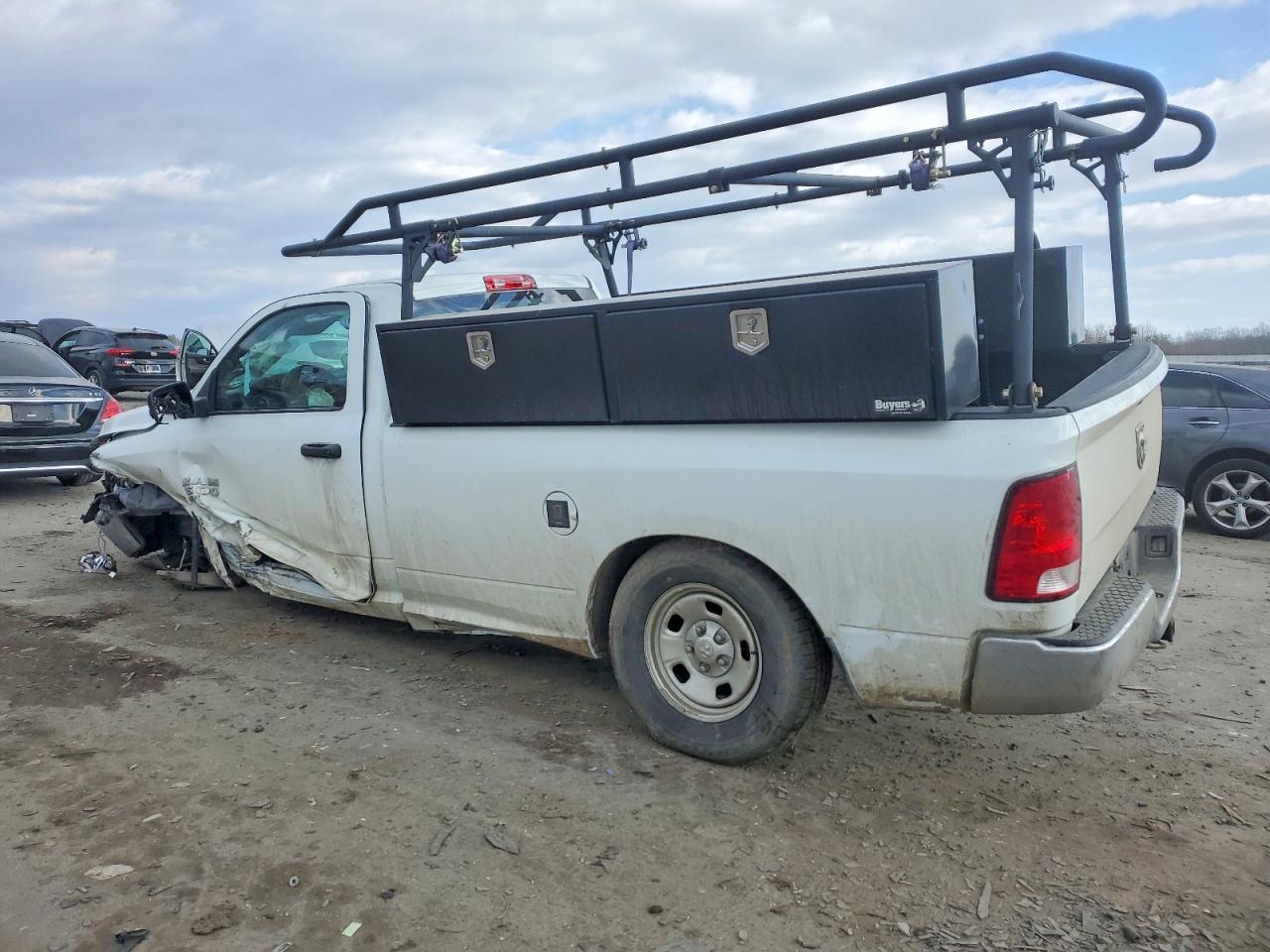 2023 Ram 1500 Classic Tradesman - Фото 2